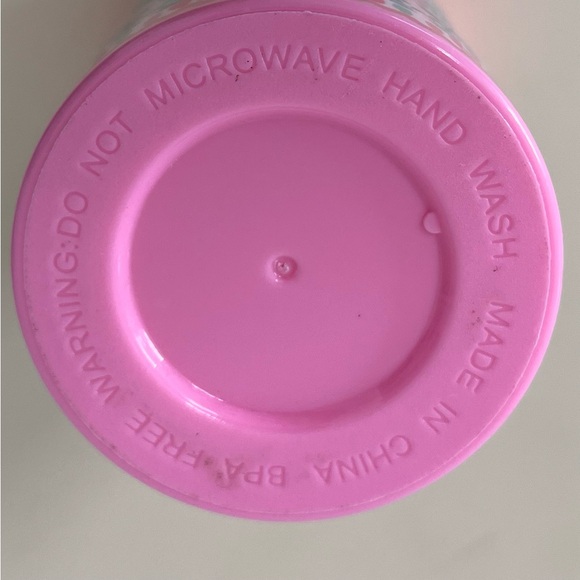 Lilly Pulitzer acrylic tumbler with a reusable straw - Picture 6 of 9